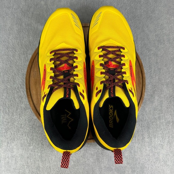 Brooks Vibrant Yellow and Black Running Shoes - Picture 9 of 10